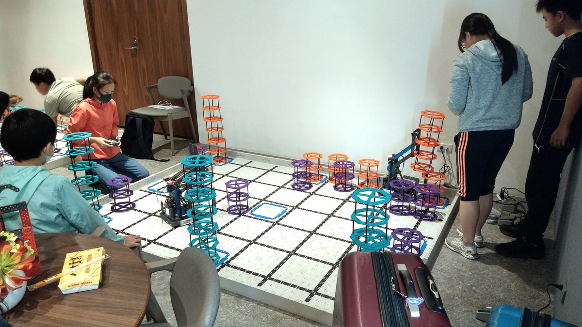 關於 VEX,我常被家長們問到的一些問題?以及為什麼我們連續學這麼多年?