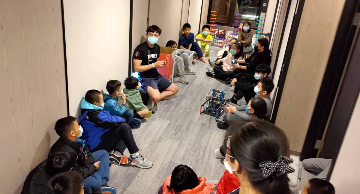 關於 VEX,我常被家長們問到的一些問題?以及為什麼我們連續學這麼多年?